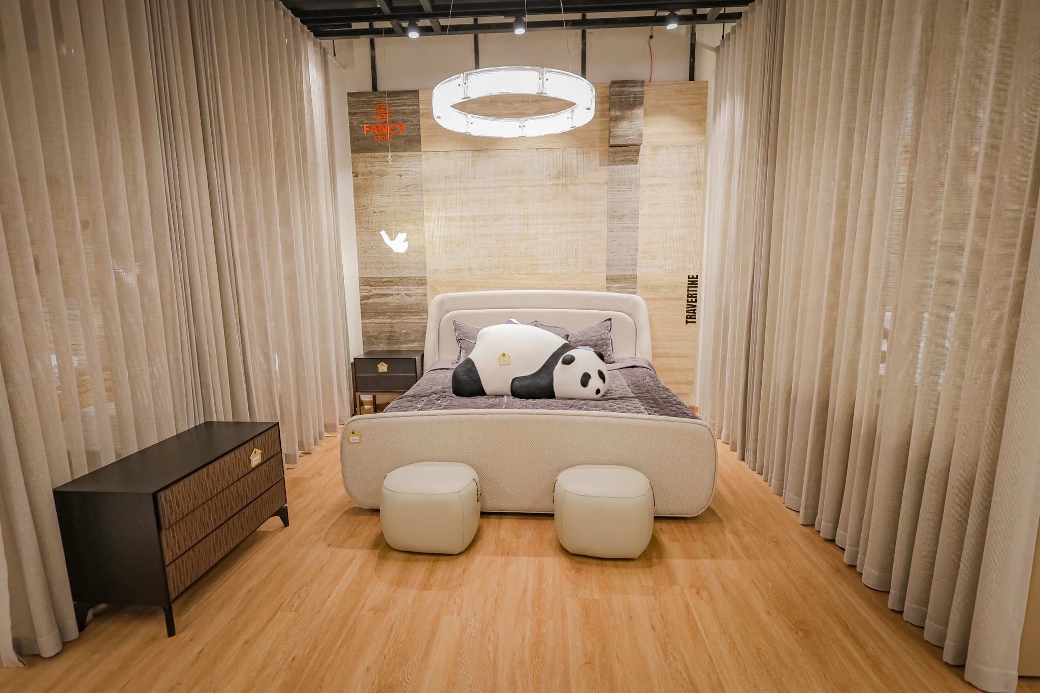 Show Room